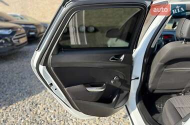 Хэтчбек Opel Astra 2011 в 