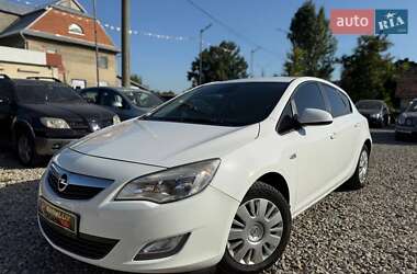 Opel Astra 2011