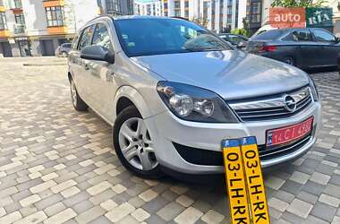 Универсал Opel Astra 2010 в 