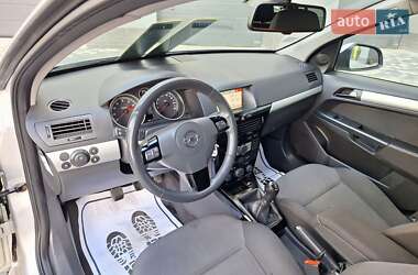 Универсал Opel Astra 2010 в 