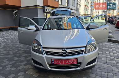 Универсал Opel Astra 2010 в 