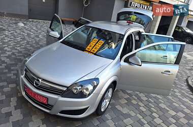 Универсал Opel Astra 2010 в 