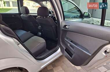 Универсал Opel Astra 2010 в 