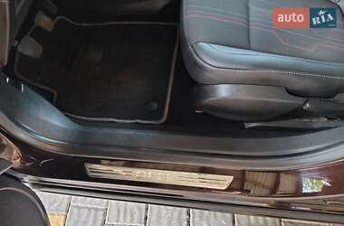 Хетчбек Opel Astra 2013 в 