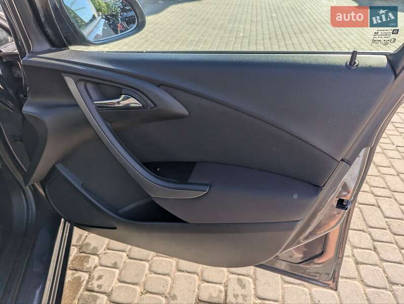 Универсал Opel Astra 2015 в Ивано-Франковске