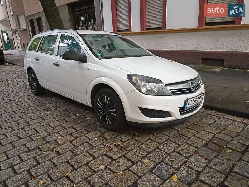 Универсал Opel Astra 2010 в Белой Церкви