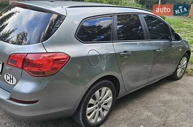 Универсал Opel Astra 2011 в 