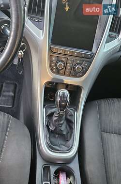 Универсал Opel Astra 2011 в 