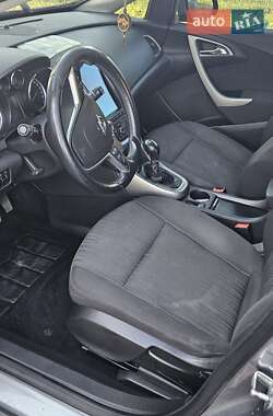 Универсал Opel Astra 2011 в 