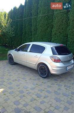 Хэтчбек Opel Astra 2007 в 