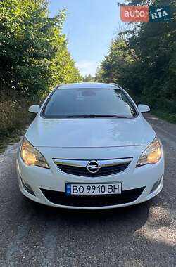 Универсал Opel Astra 2012 в Тернополе