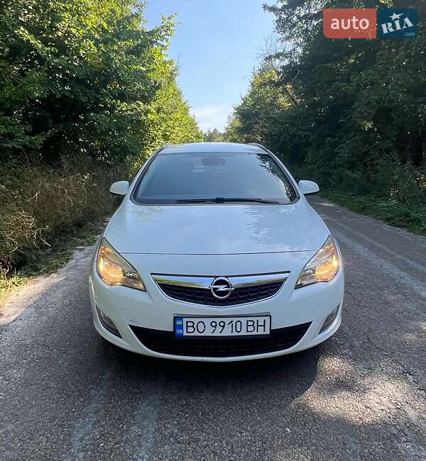 Opel Astra 2012