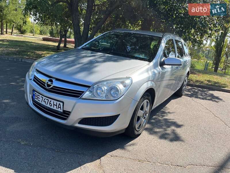 Универсал Opel Astra 2009 в Южноукраинске