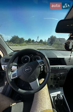 Универсал Opel Astra 2008 в 