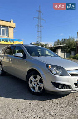 Универсал Opel Astra 2010 в Днепре