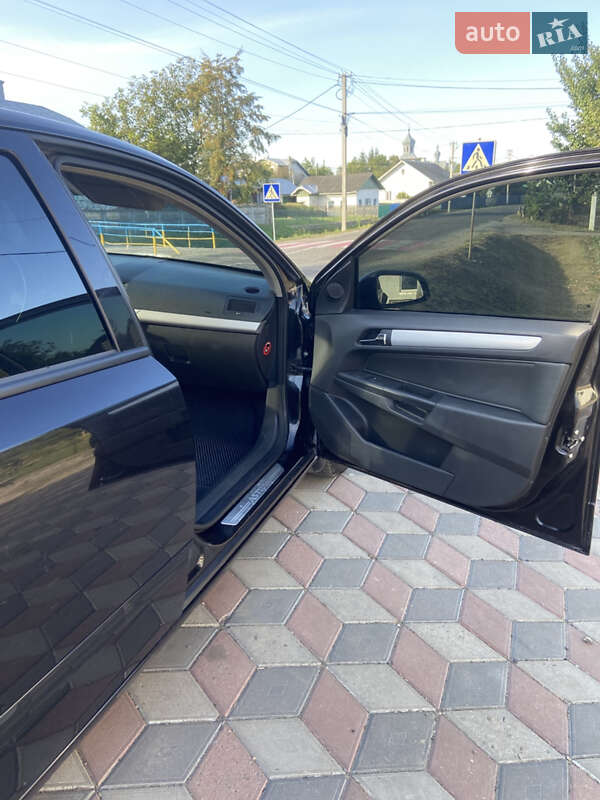Хетчбек Opel Astra 2006 в Чернівцях