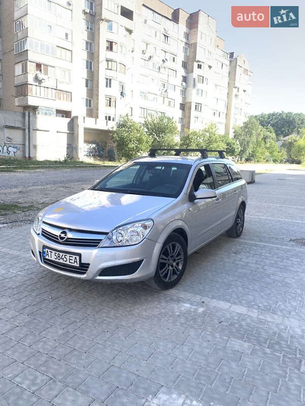 Универсал Opel Astra 2008 в Ивано-Франковске