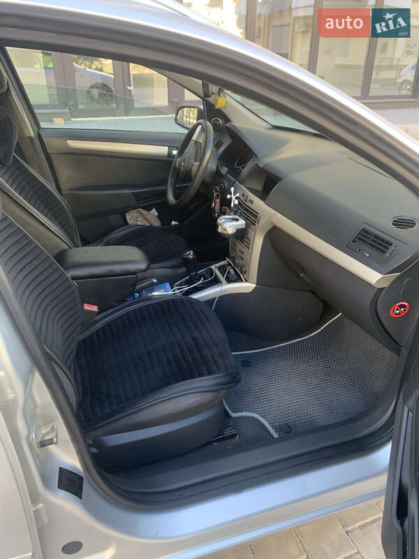 Универсал Opel Astra 2008 в Ивано-Франковске