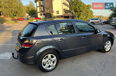 Хэтчбек Opel Astra 2007 в Ровно