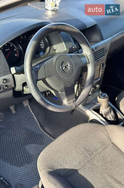 Универсал Opel Astra 2006 в 