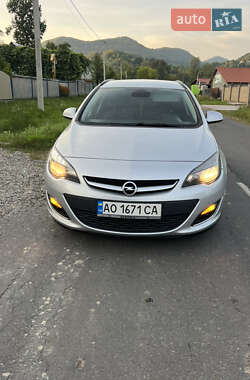 Универсал Opel Astra 2013 в Тячеве