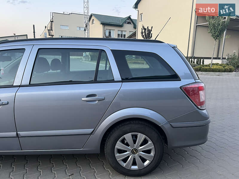 Универсал Opel Astra 2008 в Рожище