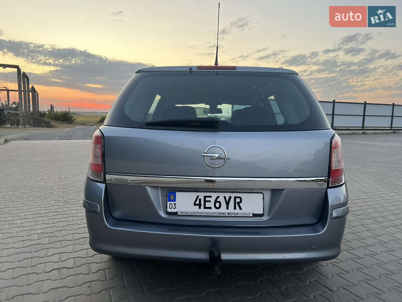 Универсал Opel Astra 2008 в Рожище