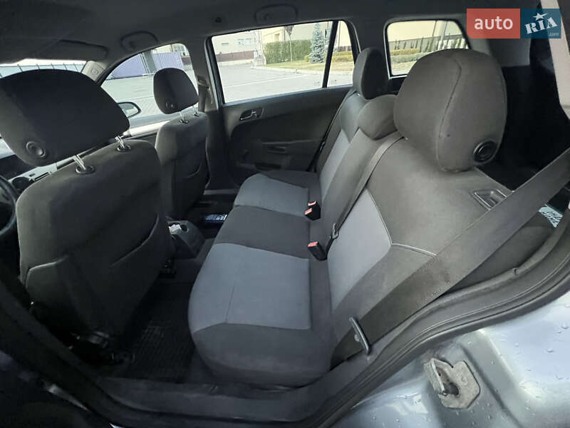Универсал Opel Astra 2008 в Рожище