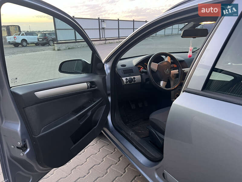 Универсал Opel Astra 2008 в Рожище