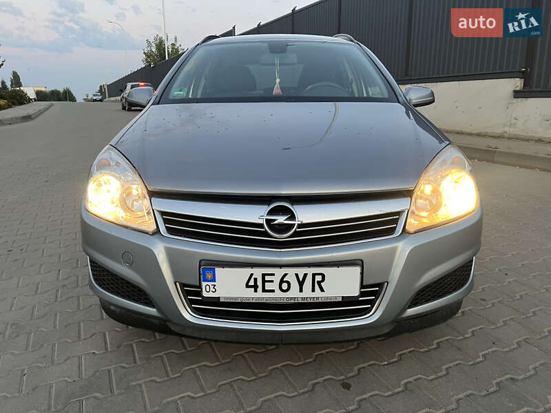 Универсал Opel Astra 2008 в Рожище