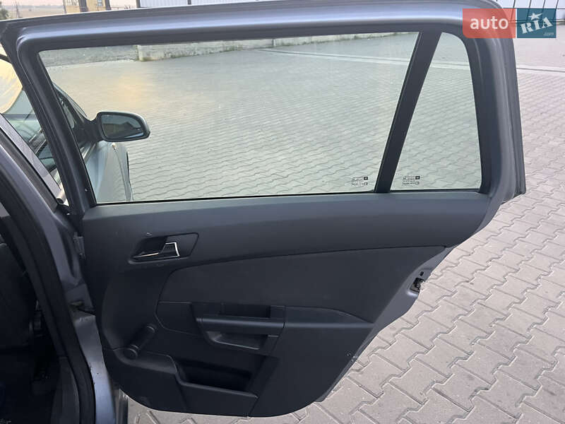 Универсал Opel Astra 2008 в Рожище