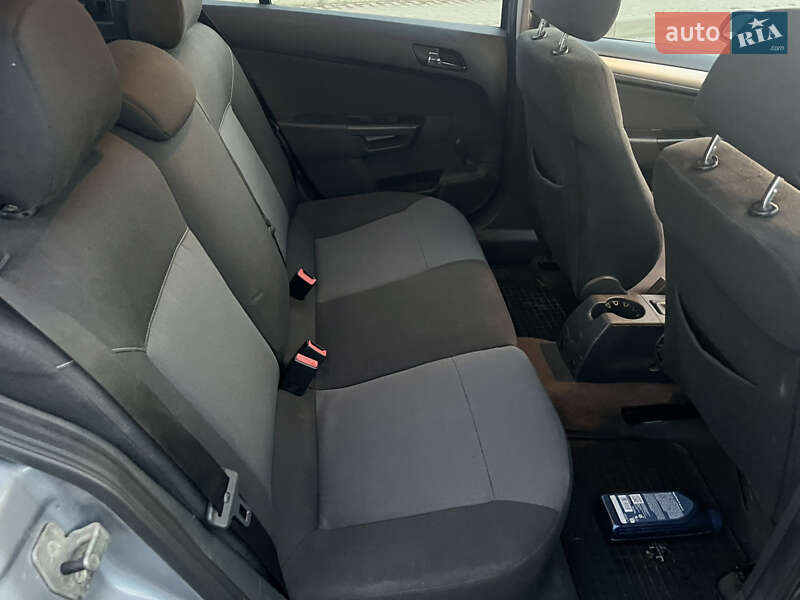 Универсал Opel Astra 2008 в Рожище