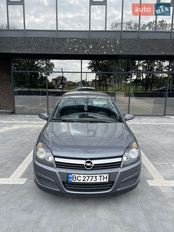 Хэтчбек Opel Astra 2004 в Стрые