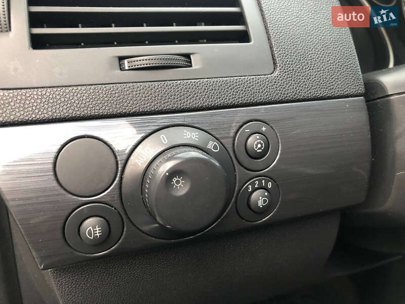 Хэтчбек Opel Astra 2004 в Стрые