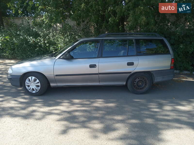 Універсал Opel Astra 1995 в Львові