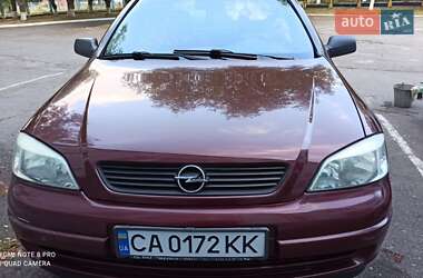 Седан Opel Astra 2005 в Умані
