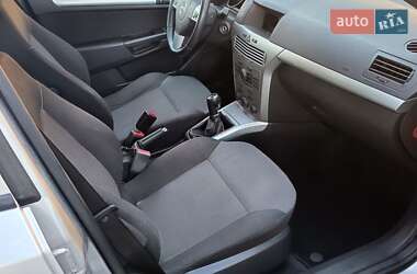Хэтчбек Opel Astra 2009 в 