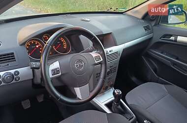 Хэтчбек Opel Astra 2009 в 