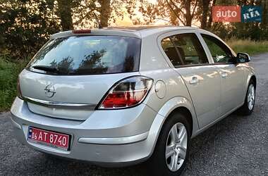 Хэтчбек Opel Astra 2009 в 