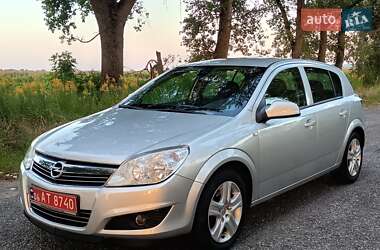 Хэтчбек Opel Astra 2009 в 