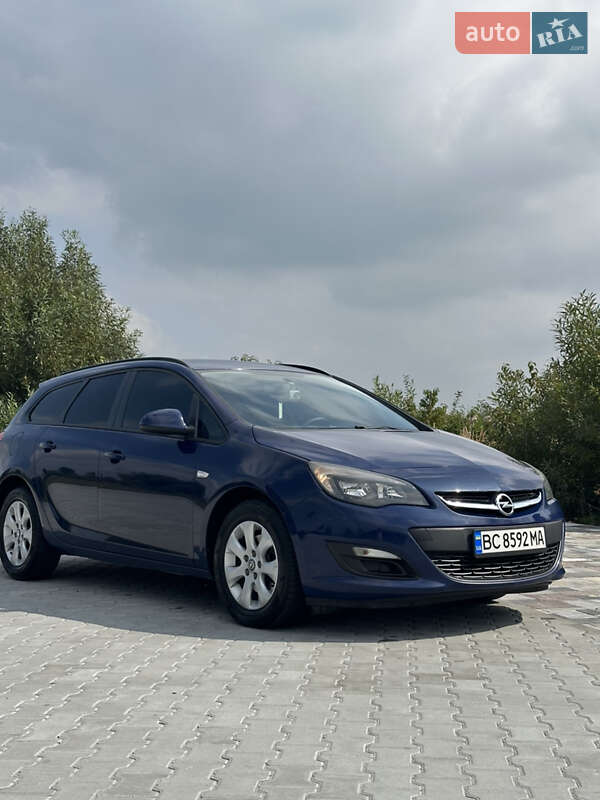 Універсал Opel Astra 2015 в Львові