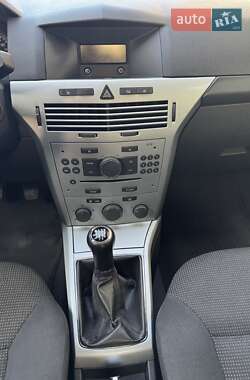 Хетчбек Opel Astra 2009 в 