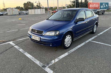 Седан Opel Astra 2006 в Києві
