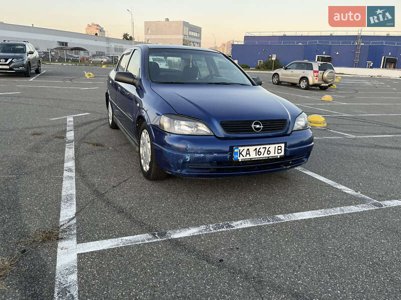 Седан Opel Astra 2006 в Киеве