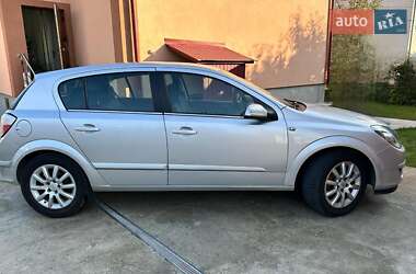 Хэтчбек Opel Astra 2004 в Ивано-Франковске