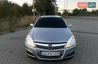 Хэтчбек Opel Astra 2007 в 