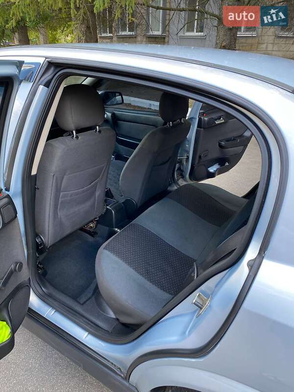 Седан Opel Astra 2004 в Желтых Водах