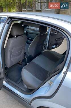 Седан Opel Astra 2004 в 