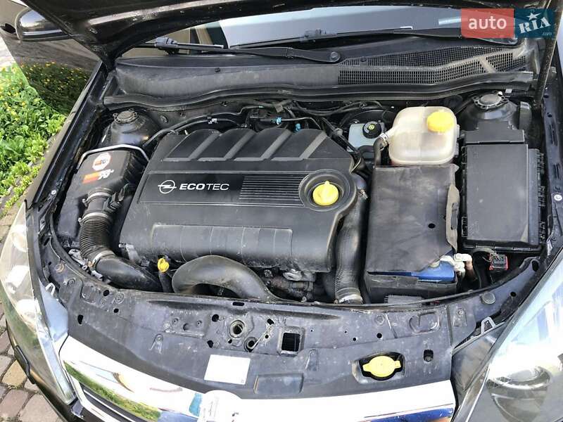 Универсал Opel Astra 2010 в Тернополе