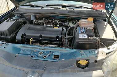 Хэтчбек Opel Astra 2007 в 